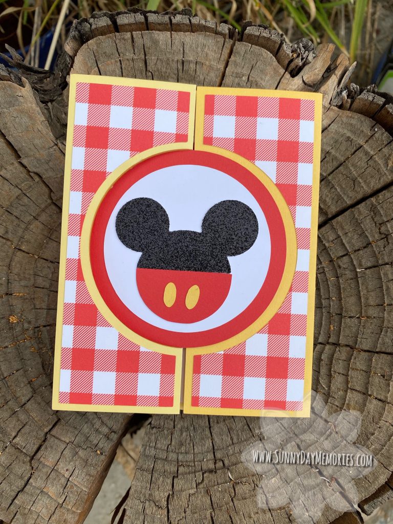 Mickey Mouse Circle Twist & Turn Gatefold Card